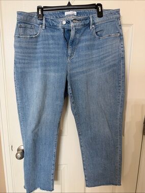 LOFT The Curvy Super Soft Girlfriend Light Cropped Jeans